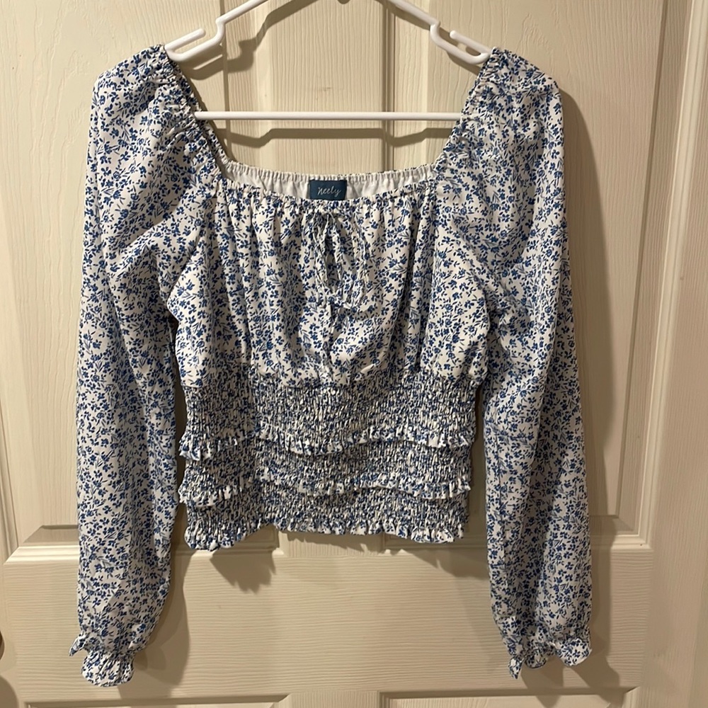 Neely ruched top.  Square neck.  Small.